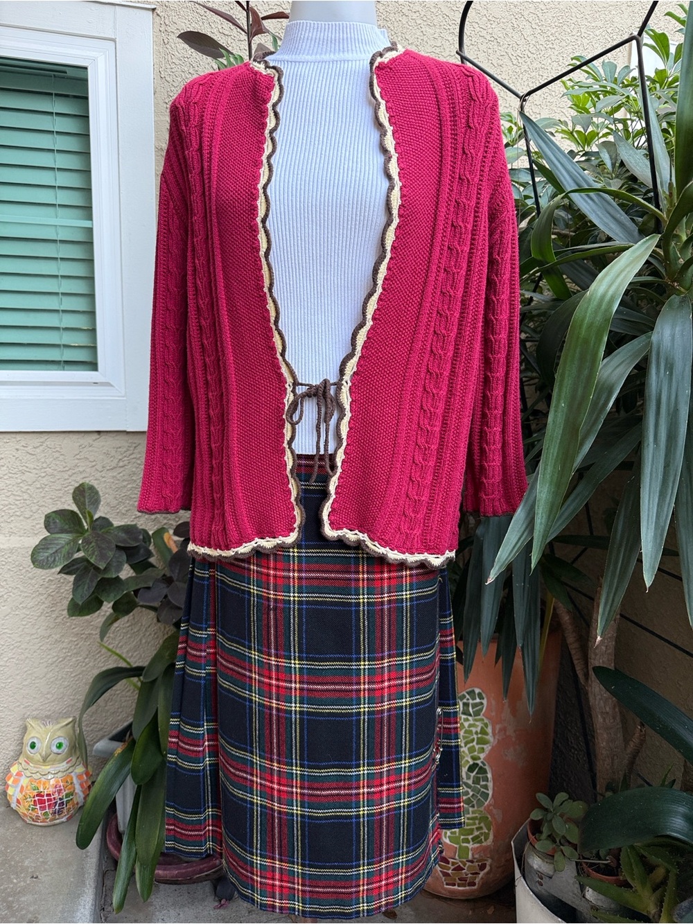 Vintage Classic Tartan Wool Wrap Skirt Pleated in the Back in Navy and Red Plaid - Picture 3 of 12